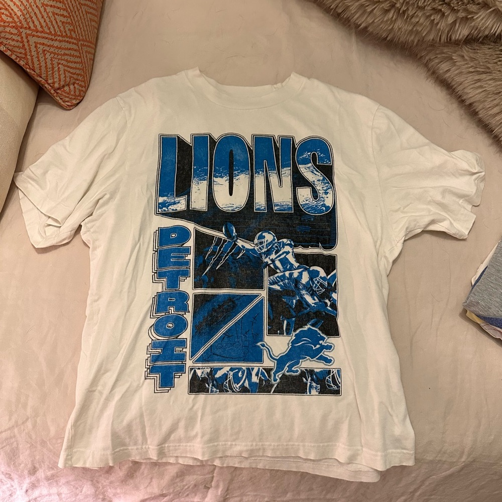 Abercrombie & Fitch White and Blue Graphic Tee